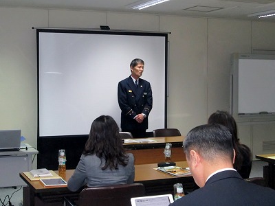 【写真】消防局次長あいさつ。